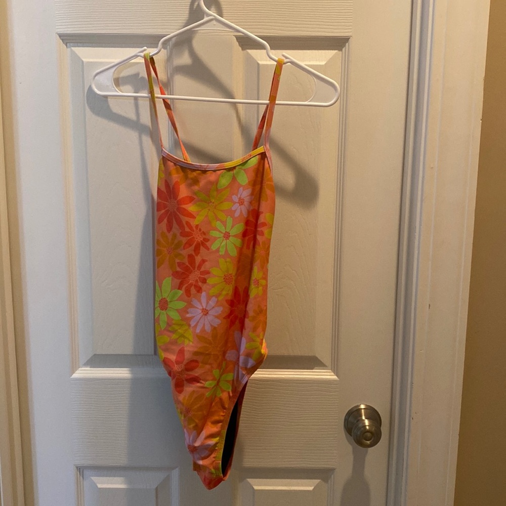 Jolyn swim suit Azalea